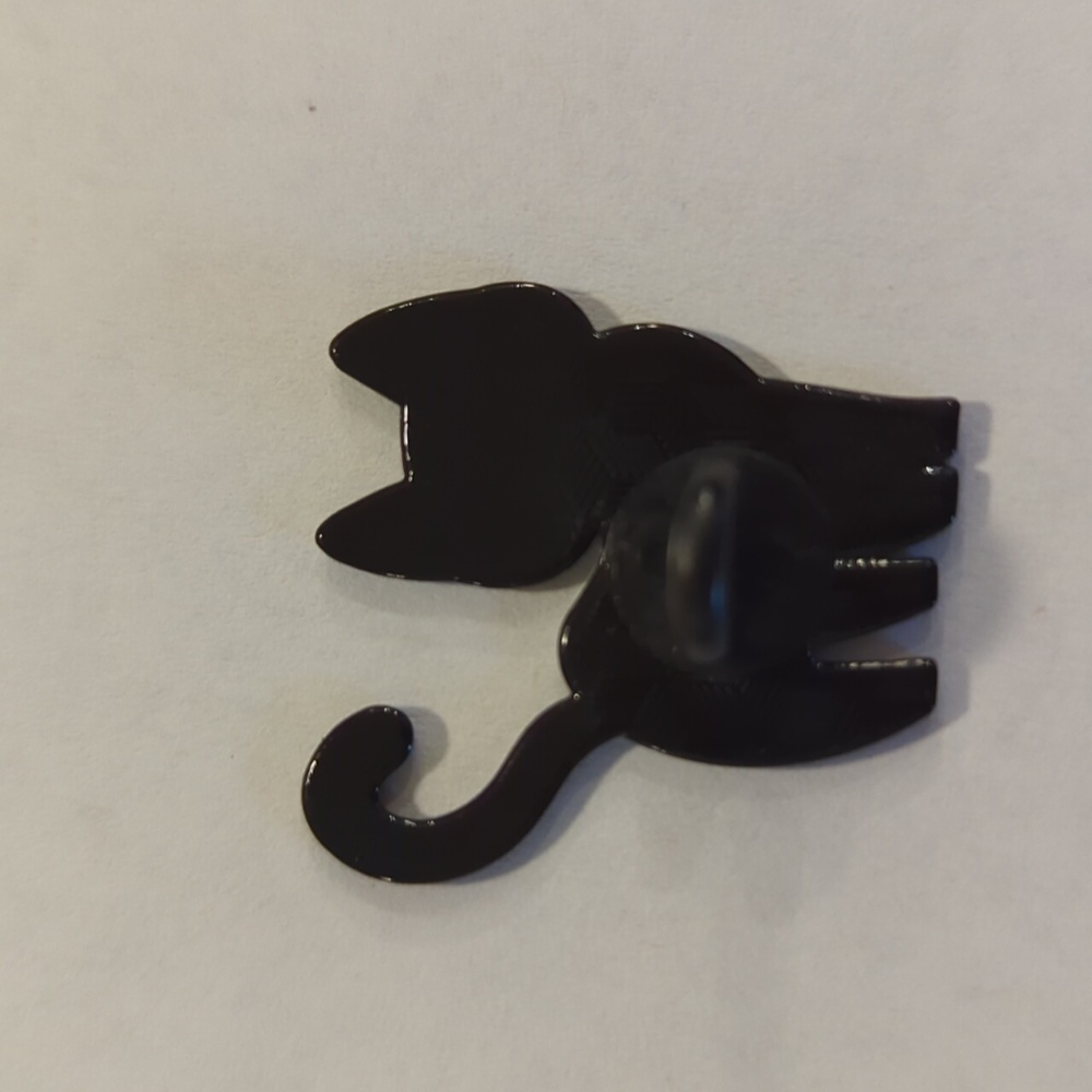 Blue Cat Enamel Pin - Picture 2 of 3